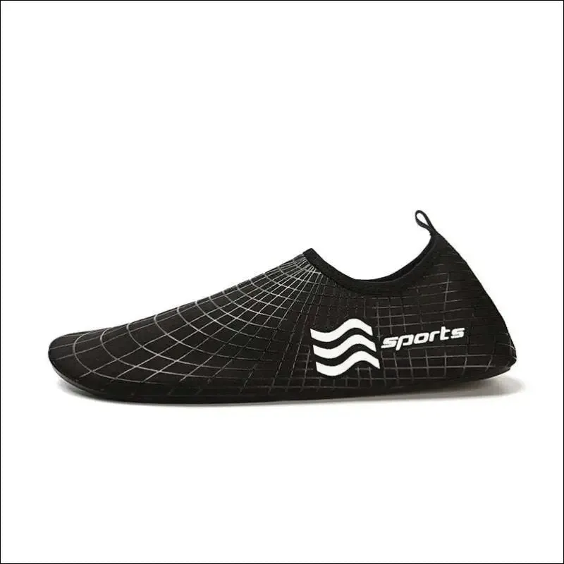 2022 new men aqua shoes quick dry beach shoes women breathable sneakers barefoot upstream water