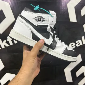 AR JDN 1 - High - Black White