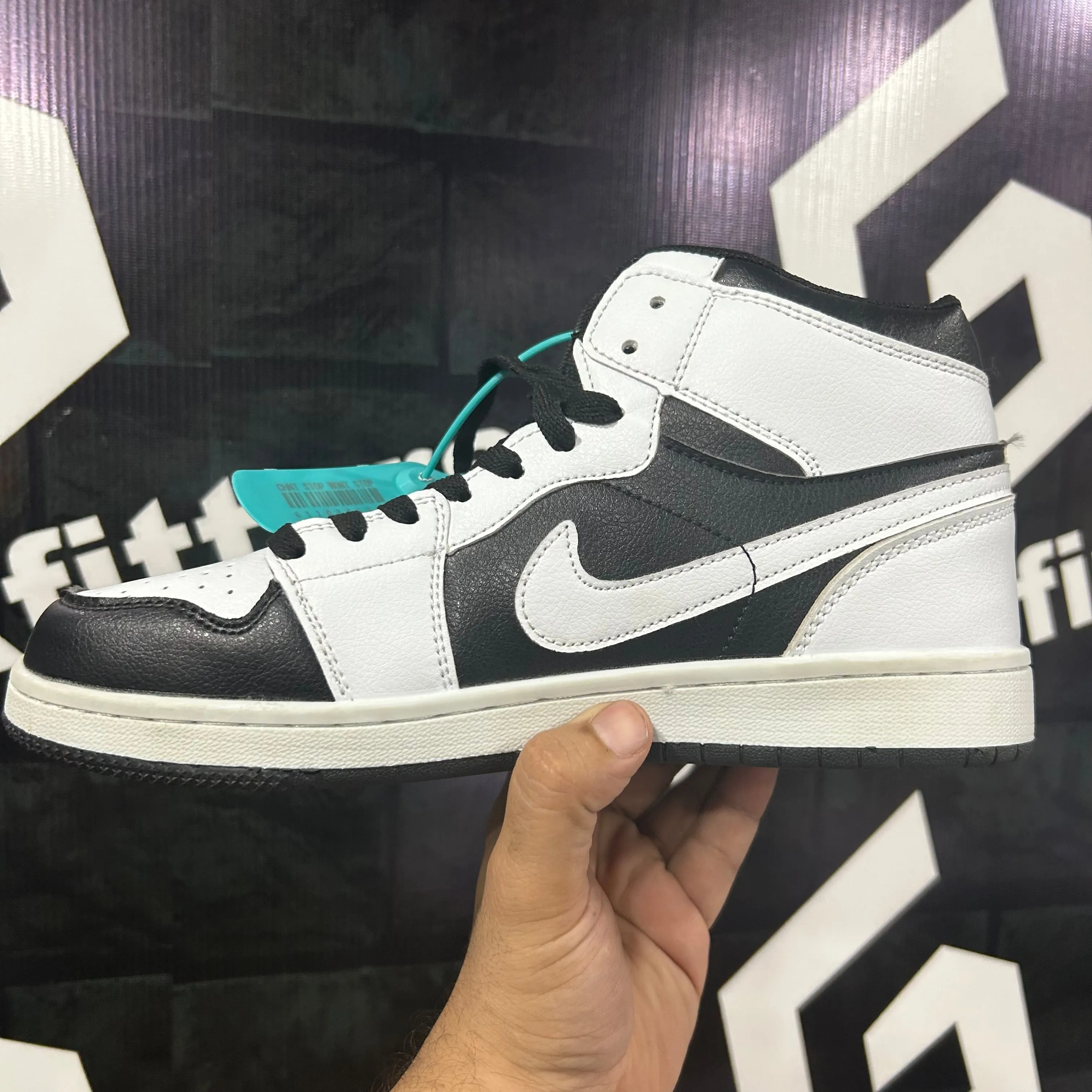 AR JDN 1 - High - Black White