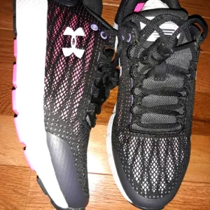 Brand new Under Armour  gray/pink sneakers