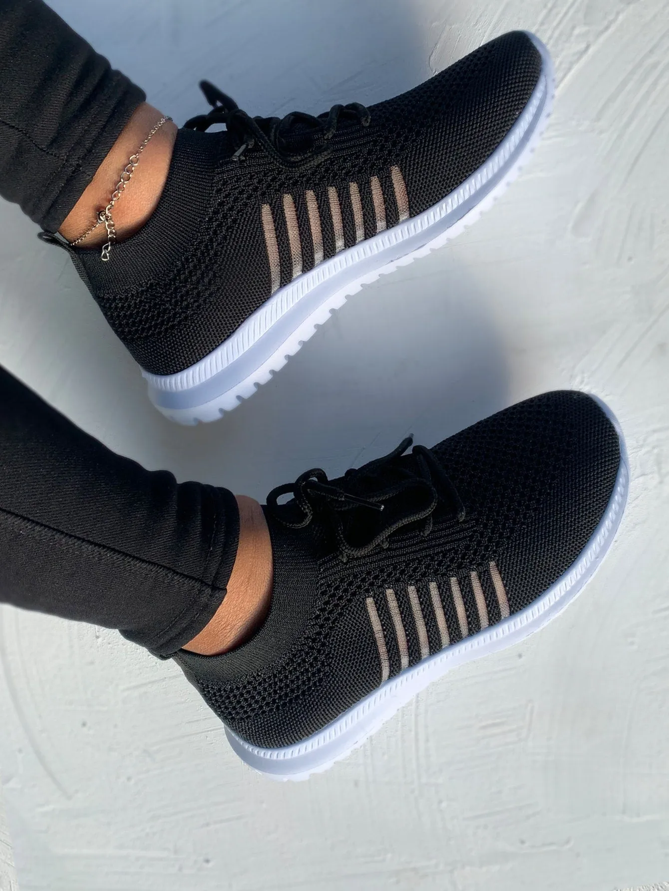 Breathable Lace-up Front Running Shoes