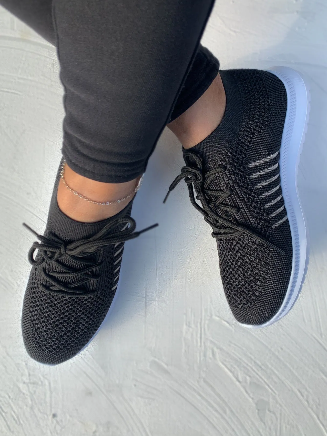 Breathable Lace-up Front Running Shoes