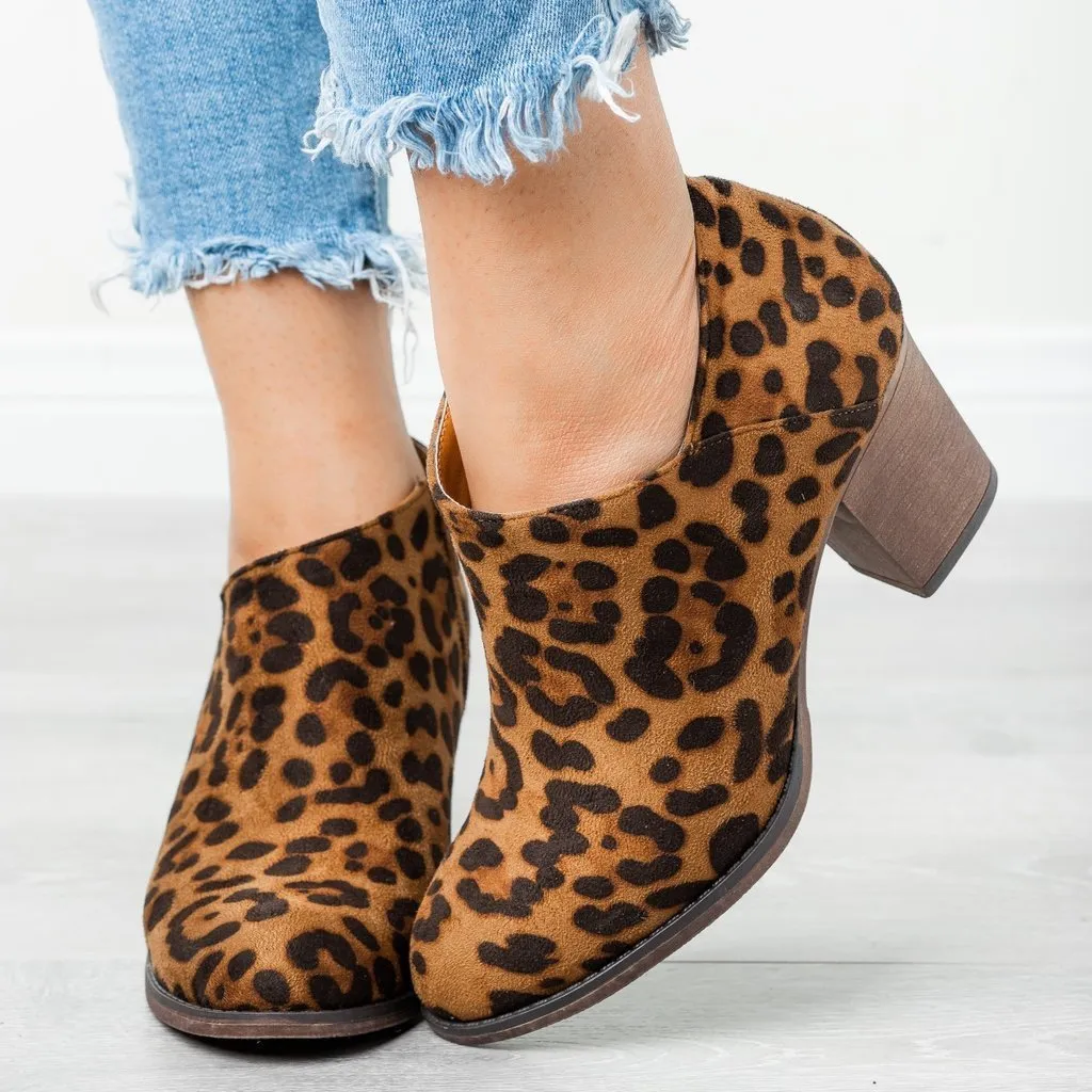 Comfortable and durable orthopedic Boots