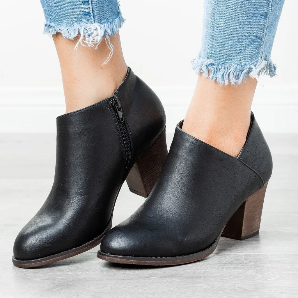 Comfortable and durable orthopedic Boots