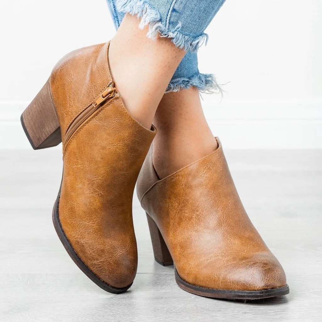 Comfortable and durable orthopedic Boots