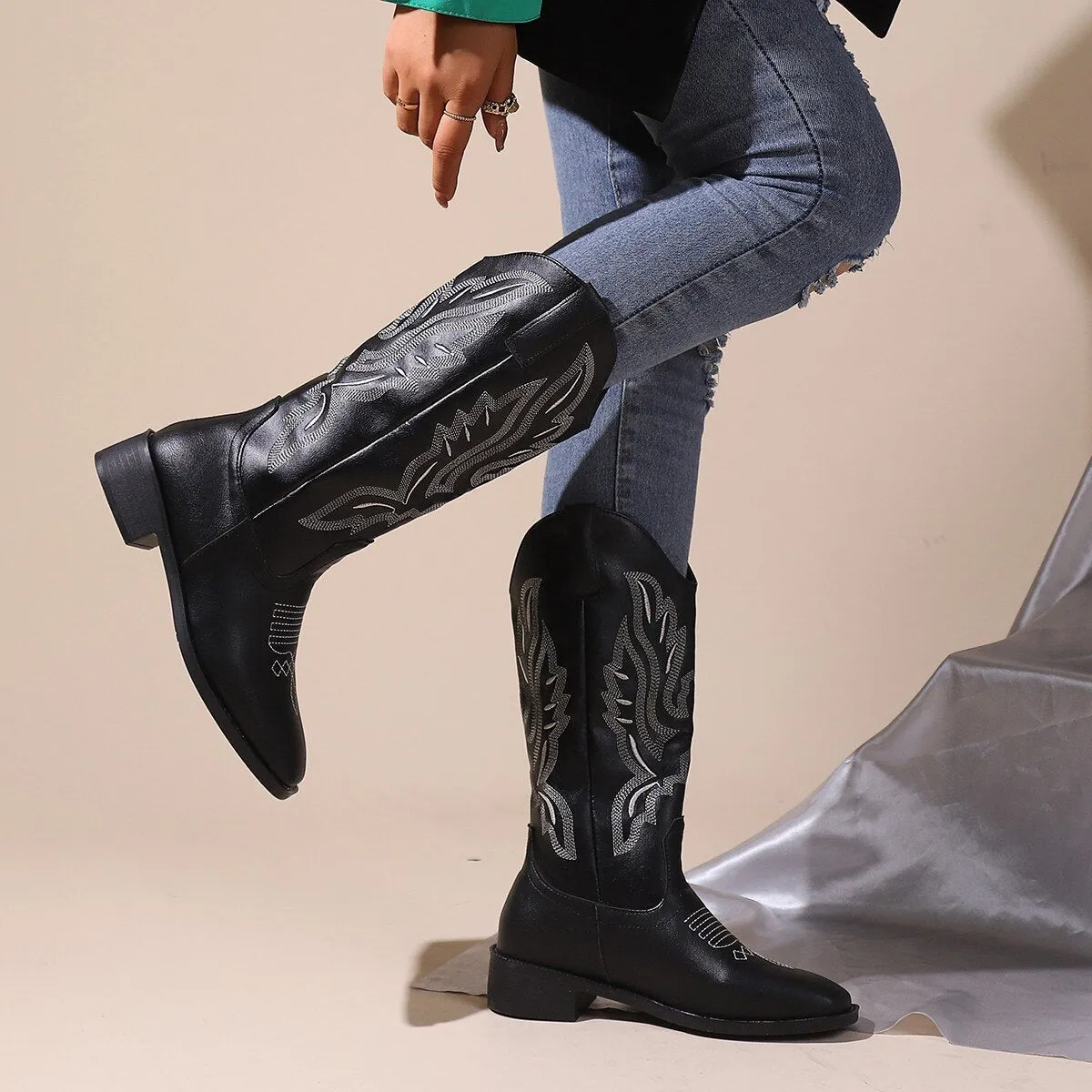 Comfortable and fashionable orthopedic Boots