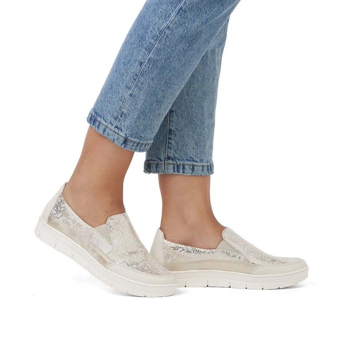 D5829 Classic Loafers