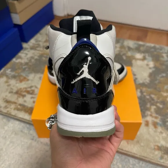 Fair Youth Size 4.5Y Air Jordan Flight 45 High Concord GS Sneakers White &amp; Black