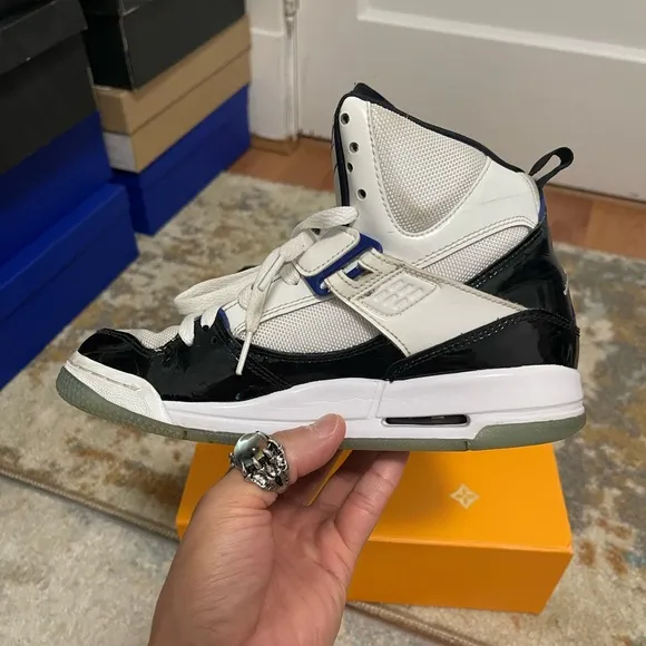 Fair Youth Size 4.5Y Air Jordan Flight 45 High Concord GS Sneakers White &amp; Black
