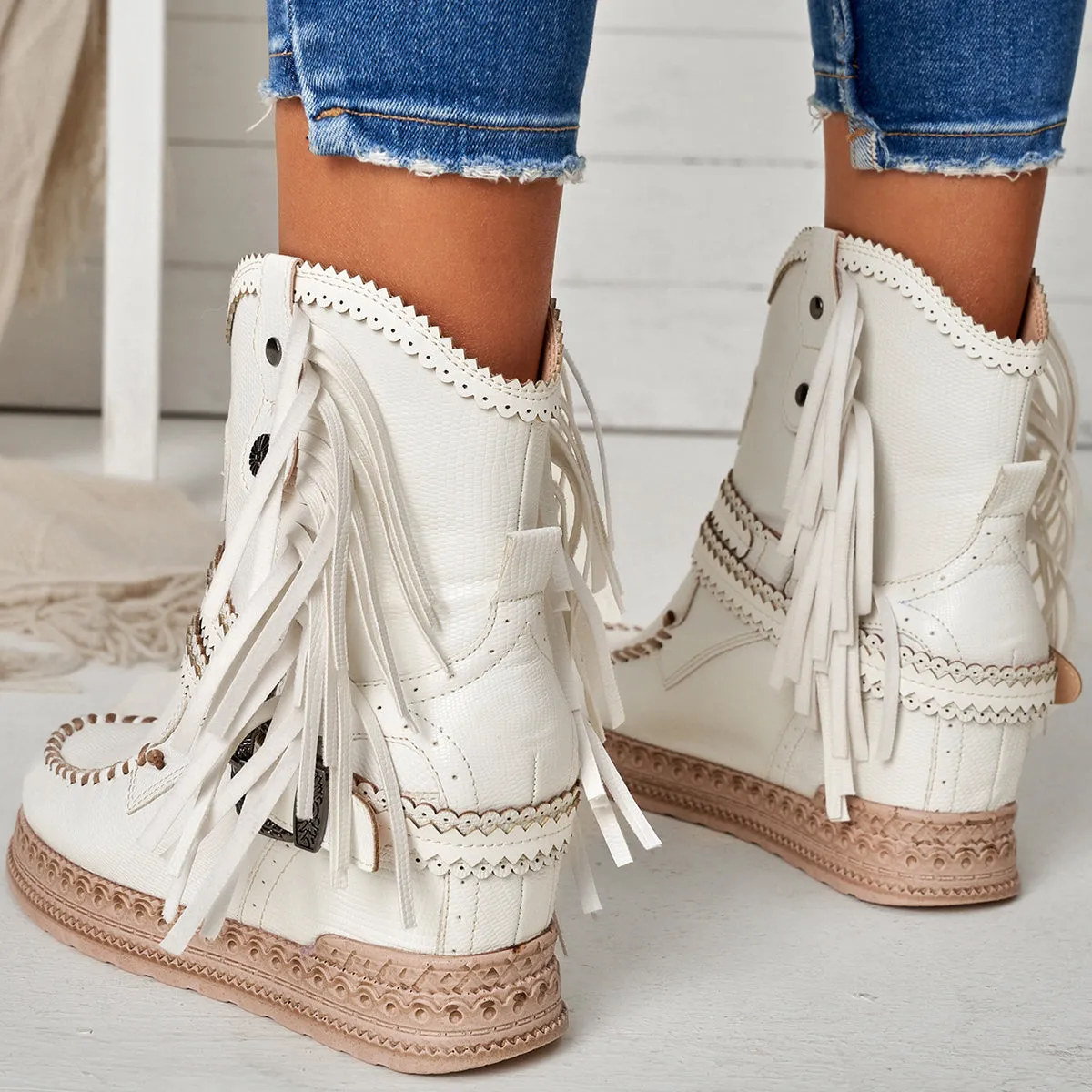 Fashionable and supportive orthopedic Boots
