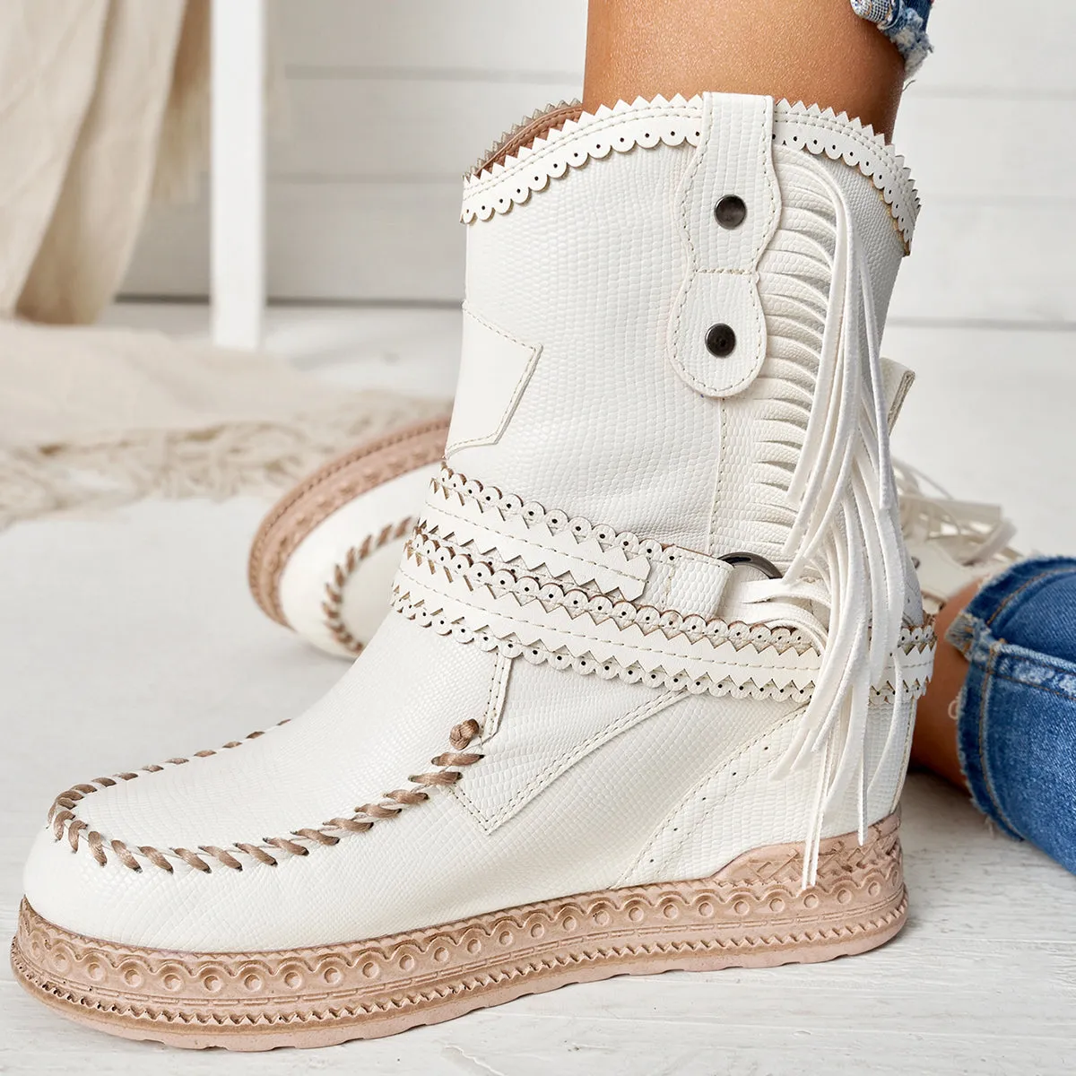 Fashionable and supportive orthopedic Boots