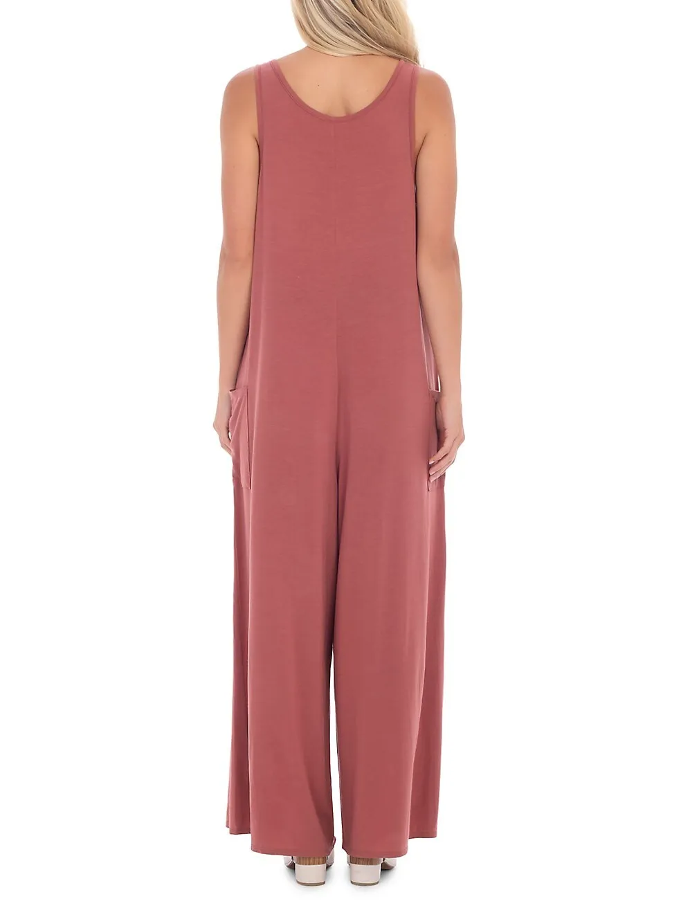 Great quality luxurious & super soft skin like fabric drapes perfectly! Women's Paper Label Hannah Jumpsuit in Terracotta, Sz M! Retails $119 