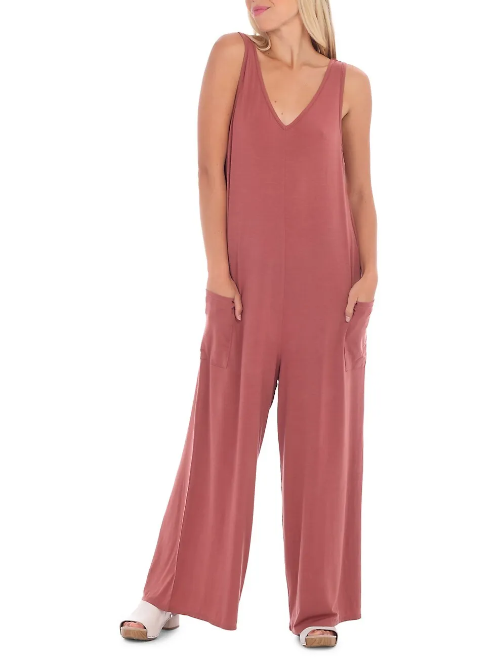 Great quality luxurious & super soft skin like fabric drapes perfectly! Women's Paper Label Hannah Jumpsuit in Terracotta, Sz M! Retails $119 