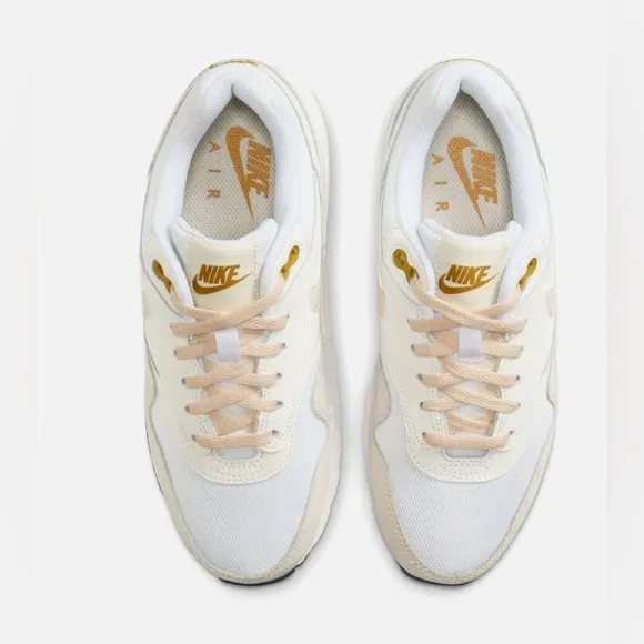 Nike Air Max 1 GS Kids 1.5 Grade School Sneakers in White/Bronzine