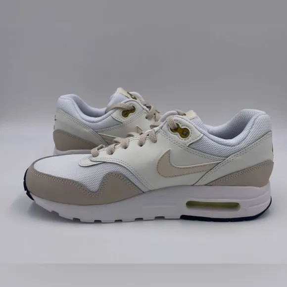 Nike Air Max 1 GS Kids 1.5 Grade School Sneakers in White/Bronzine