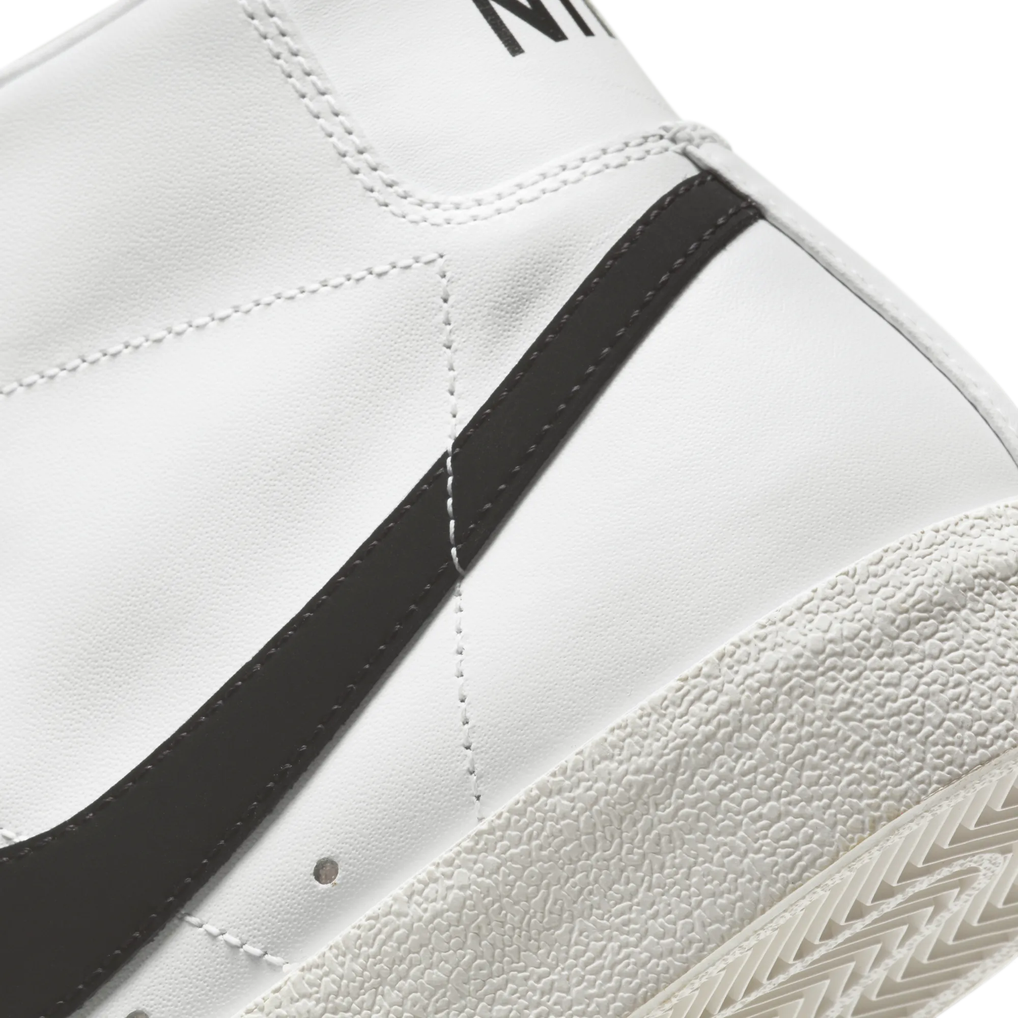 Nike Blazer Mid '77 Vintage 'White/Black'