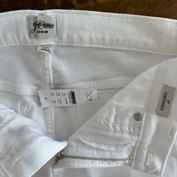 NWT J. Crew White 9&quot; mid-rise toothpick jean in white SZ 28