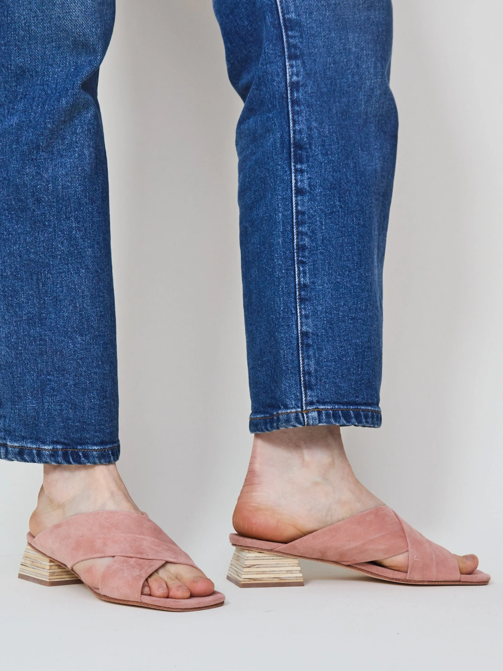 Sasha, rose suede