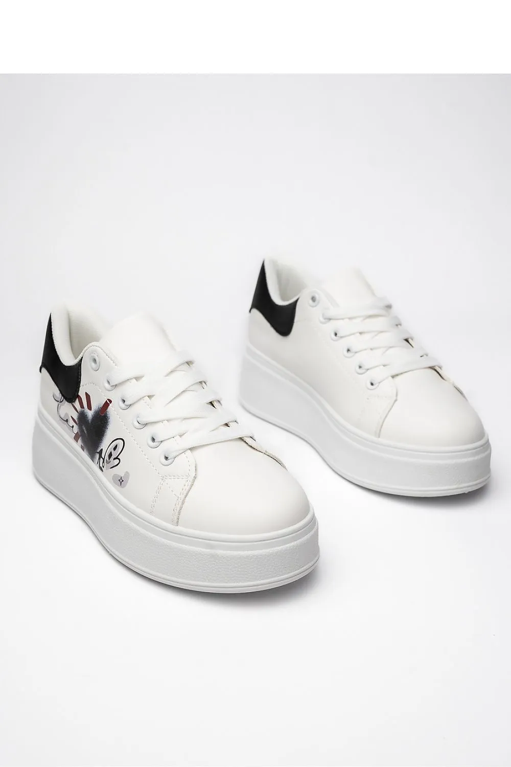 Sport Shoes Inello