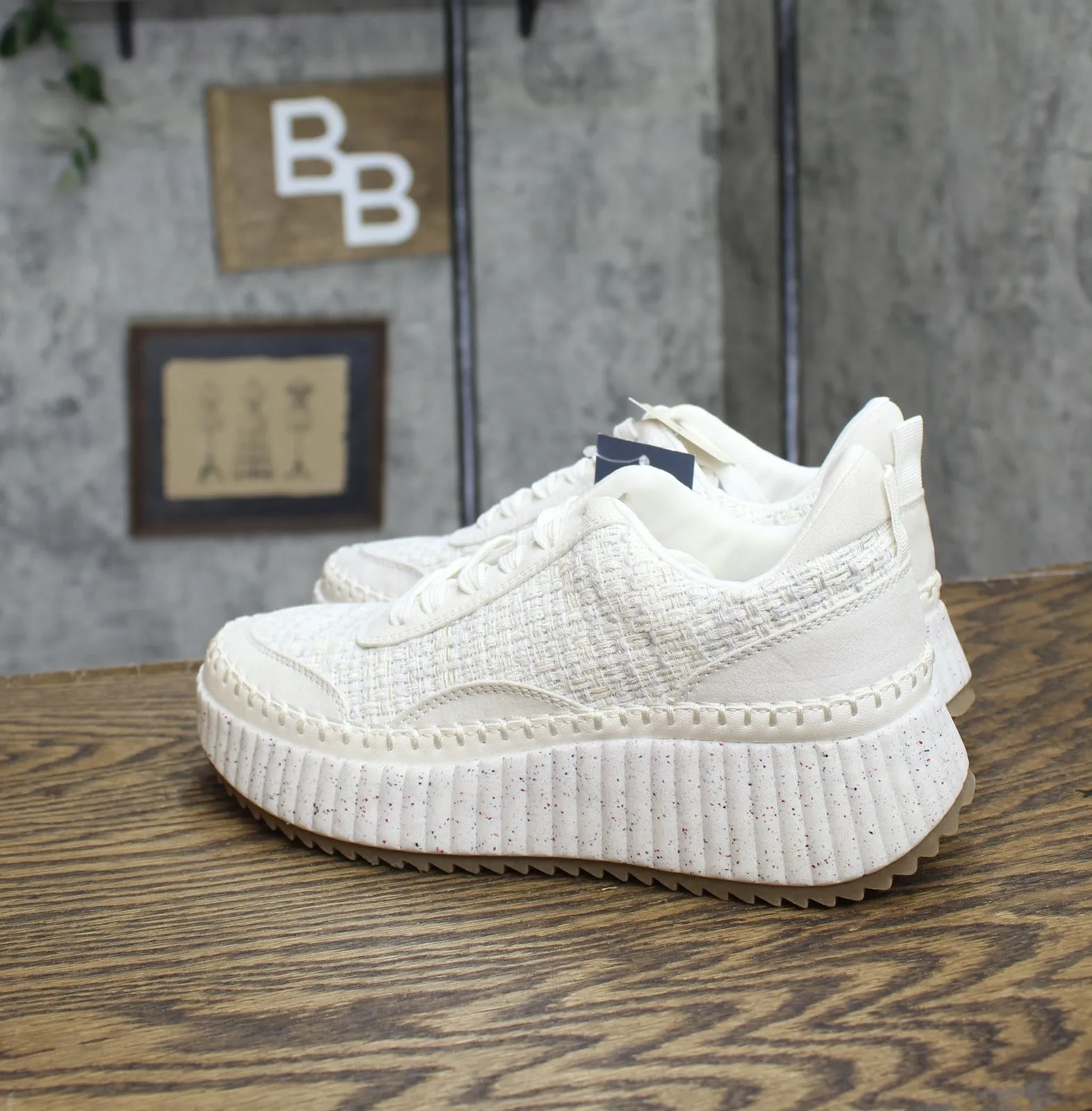 Universal Thread Womens Persephone Sneakers with Memory Foam Insole White 7M