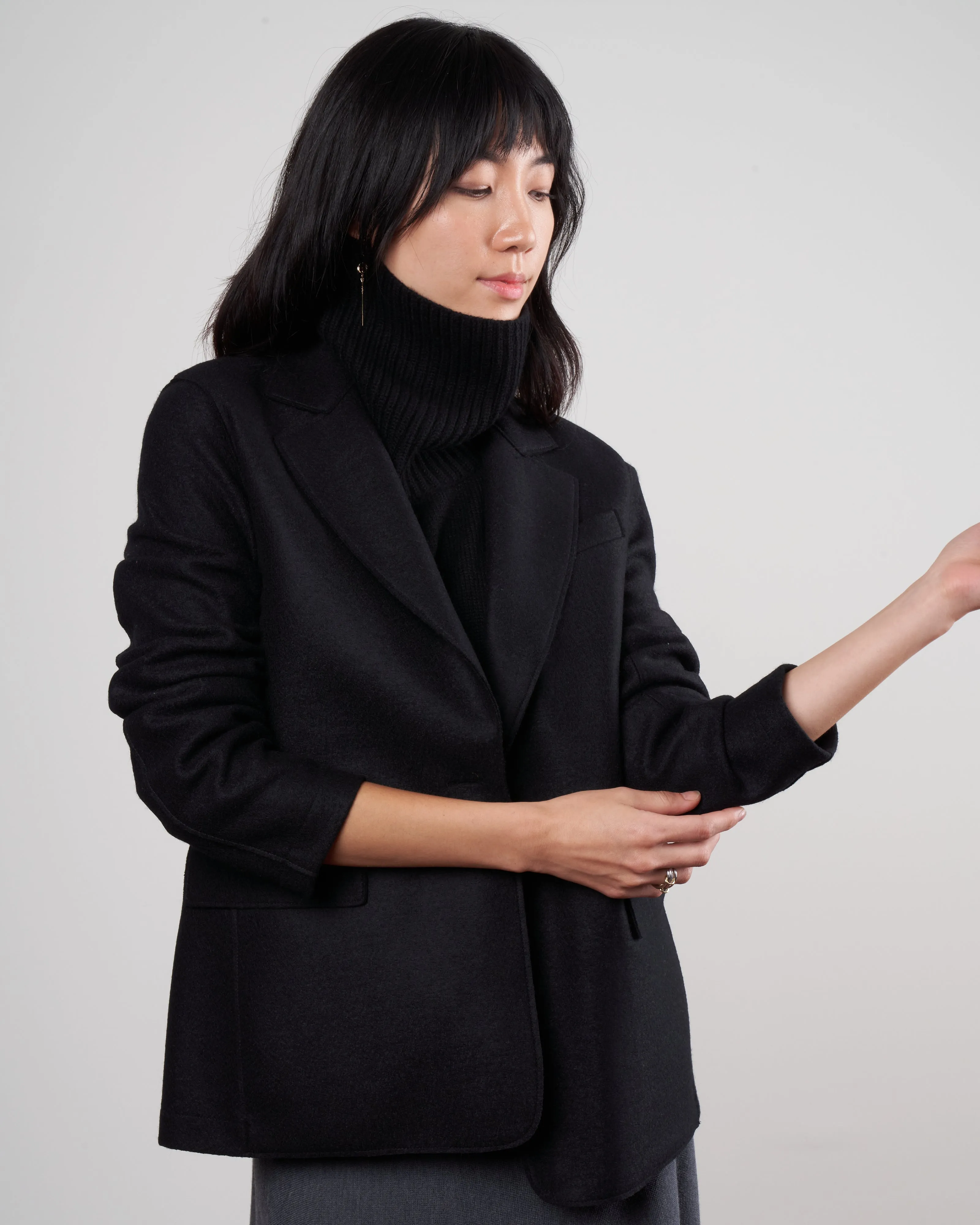 women 1 button blazer light pressed wool - black
