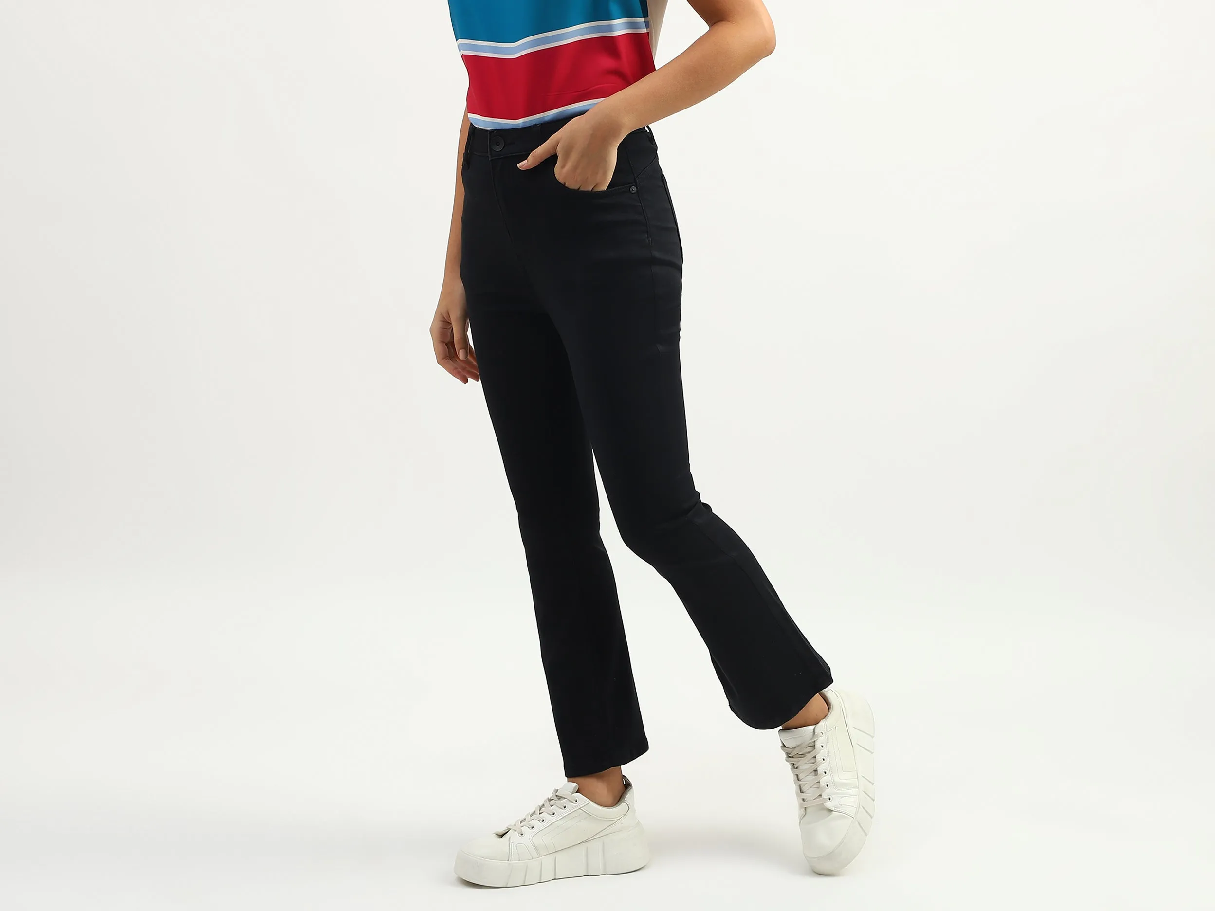 Women Solid Bootleg Jeans