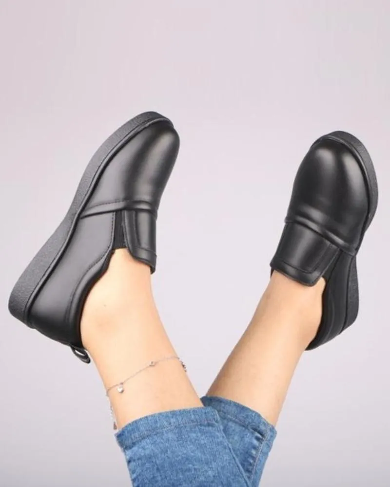 Women's Sneakers - 2027